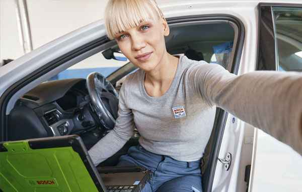 Assistência veículos híbridos e eléctricos Assistência veículos híbridos e eléctricos Bosch-service Auto Blumotors Bosch Car Service – Reparações Automóveis Lda. Marco de Canaveses